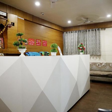 Hotel Madhav Villa Amhedabad Dış mekan fotoğraf