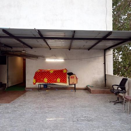 Hotel Madhav Villa Amhedabad Dış mekan fotoğraf