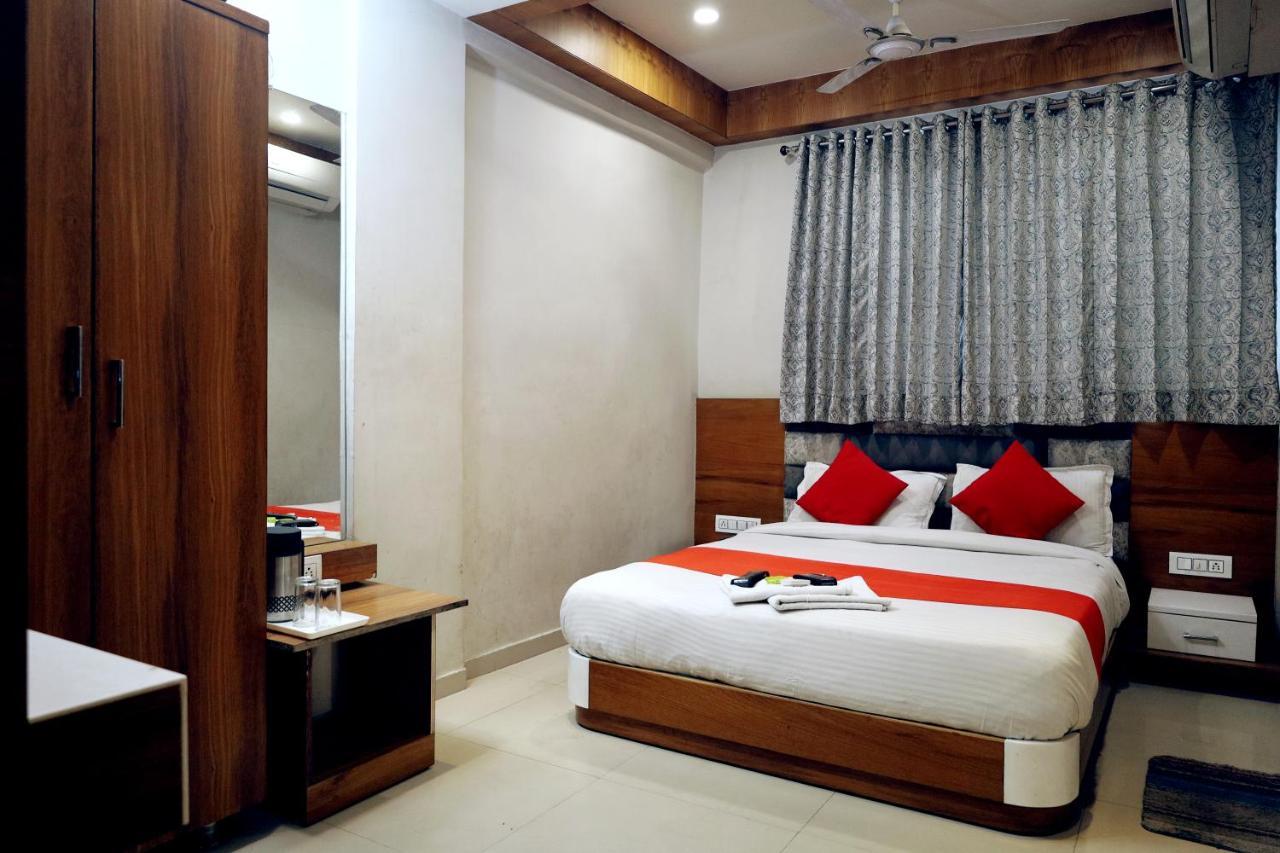 Hotel Madhav Villa Amhedabad Dış mekan fotoğraf