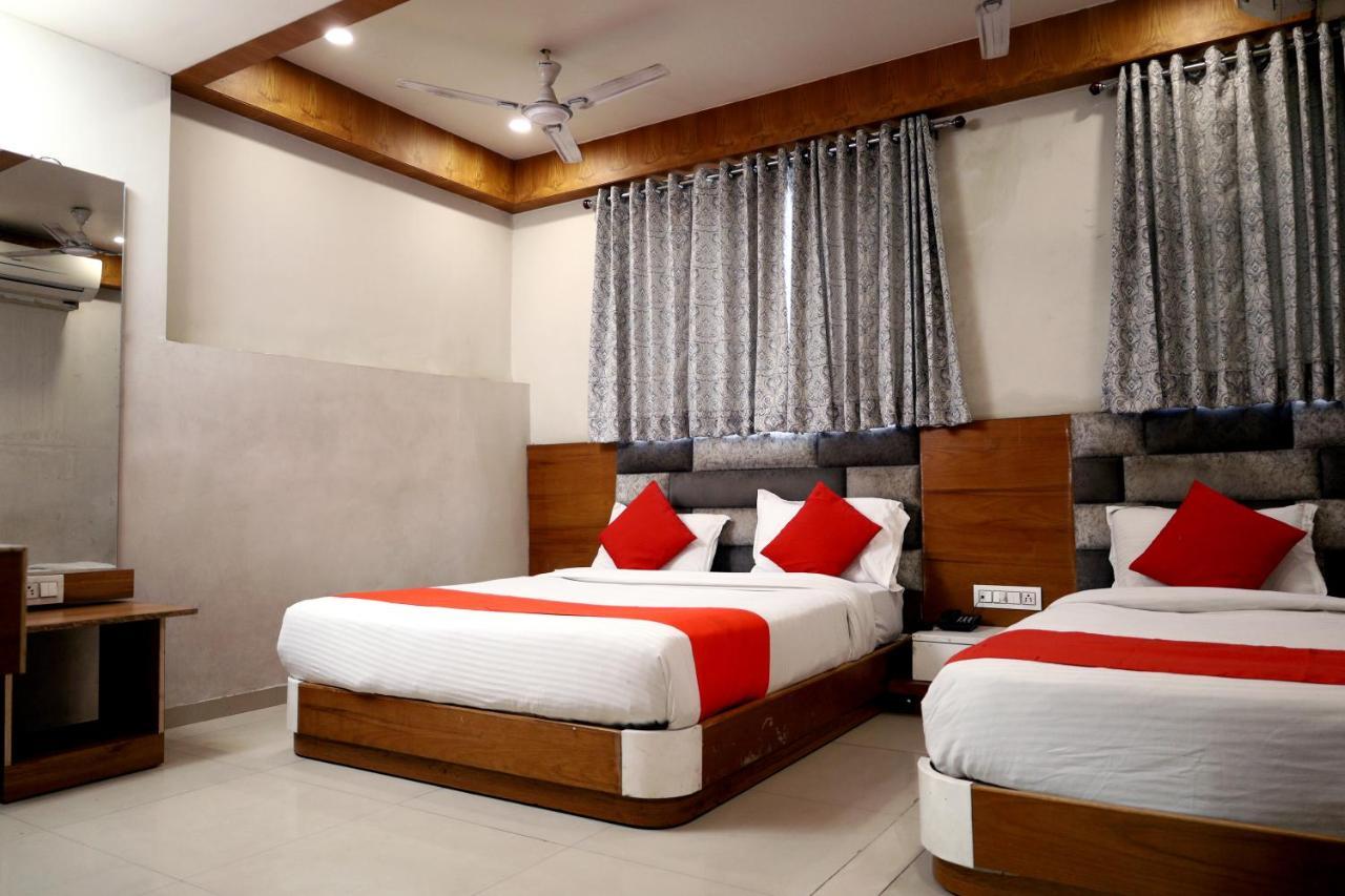 Hotel Madhav Villa Amhedabad Dış mekan fotoğraf