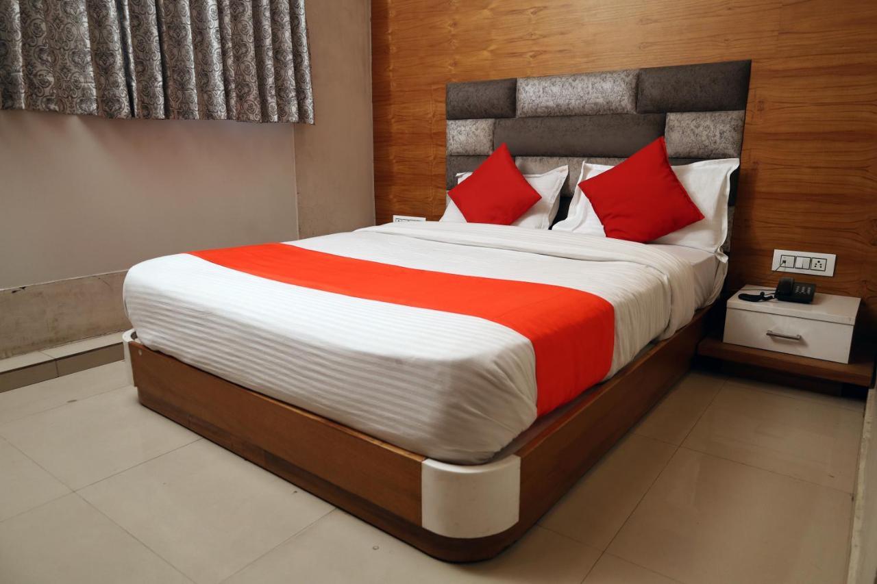 Hotel Madhav Villa Amhedabad Dış mekan fotoğraf